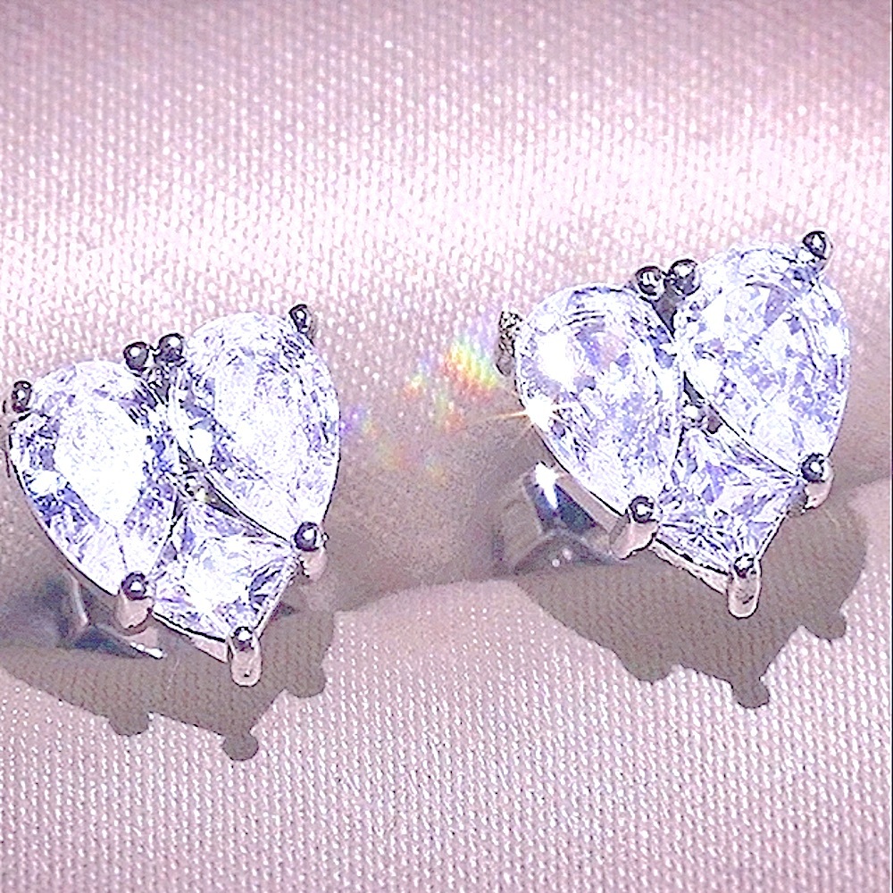 Sparkly Cubic Zirconia Heart Stud Earrings Silver Elegant Feminine CZ NEW NWT
